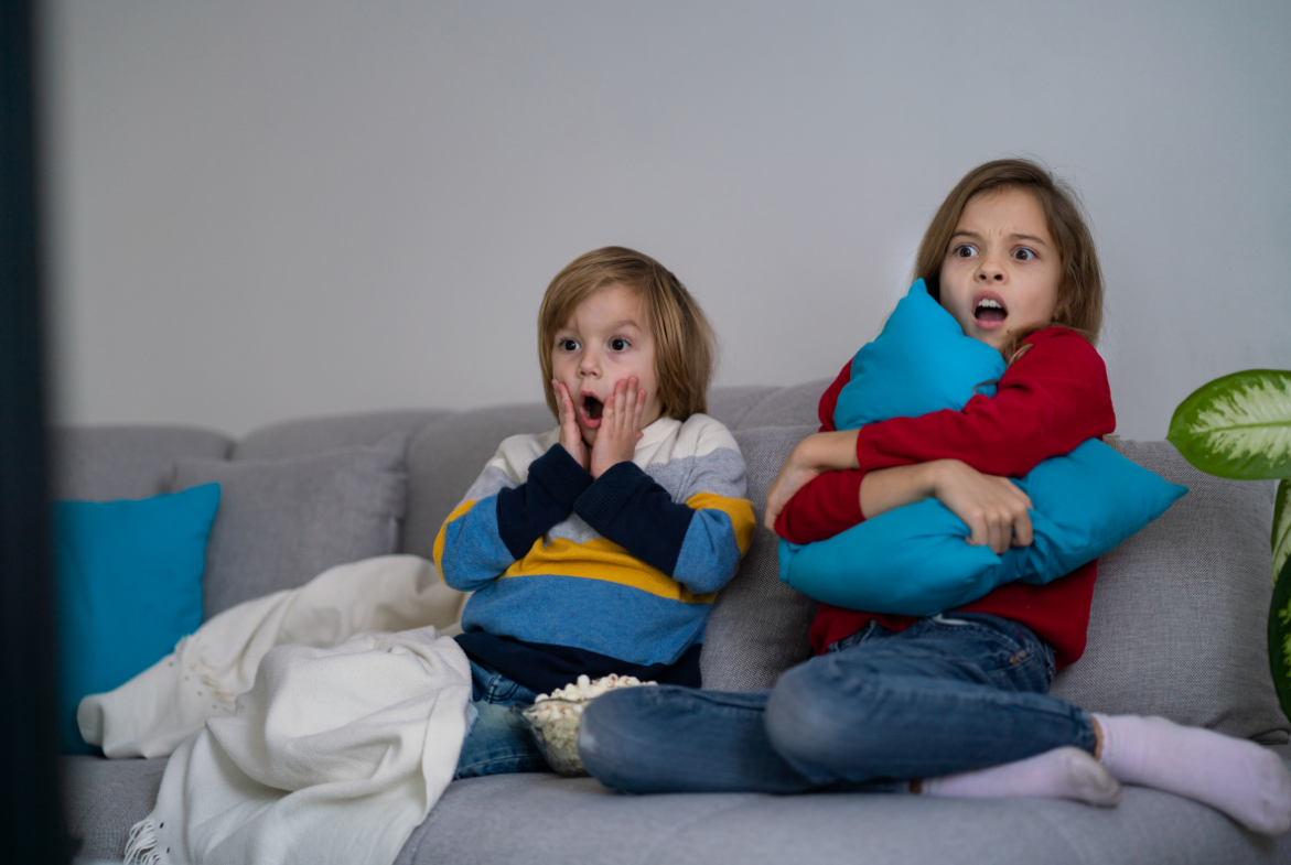 Kids-watching-TV